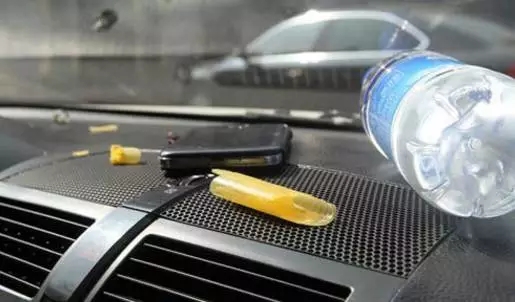 【天嬌用車學(xué)】暴曬后的汽車究竟有多毒？超乎你想象