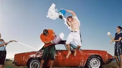 溫度高了，怎么解決汽車在太陽下長(zhǎng)期暴曬？