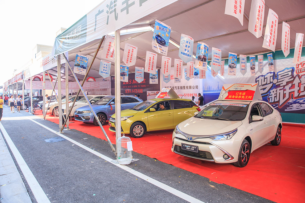 【車(chē)展第一天】遇到那個(gè)TA，放棄蘋(píng)果8......