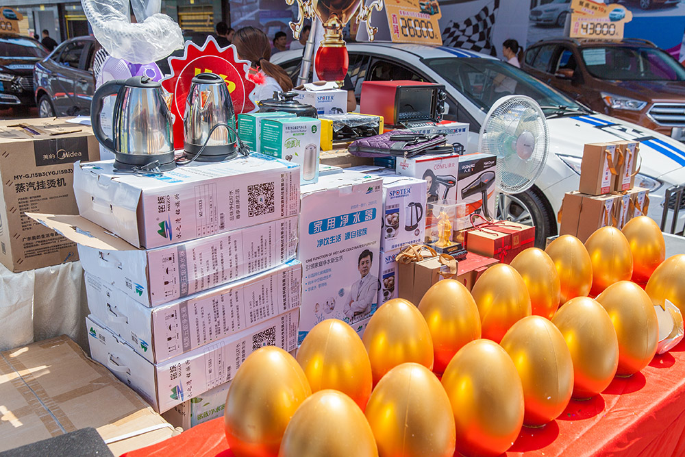 【車(chē)展第一天】遇到那個(gè)TA，放棄蘋(píng)果8......