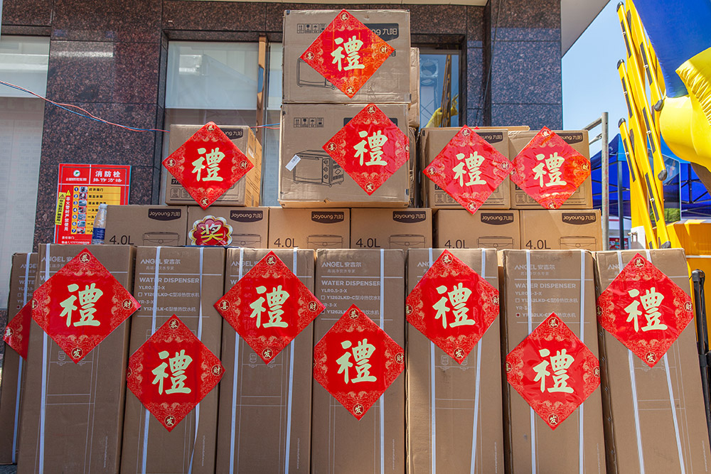 【車(chē)展第一天】遇到那個(gè)TA，放棄蘋(píng)果8......