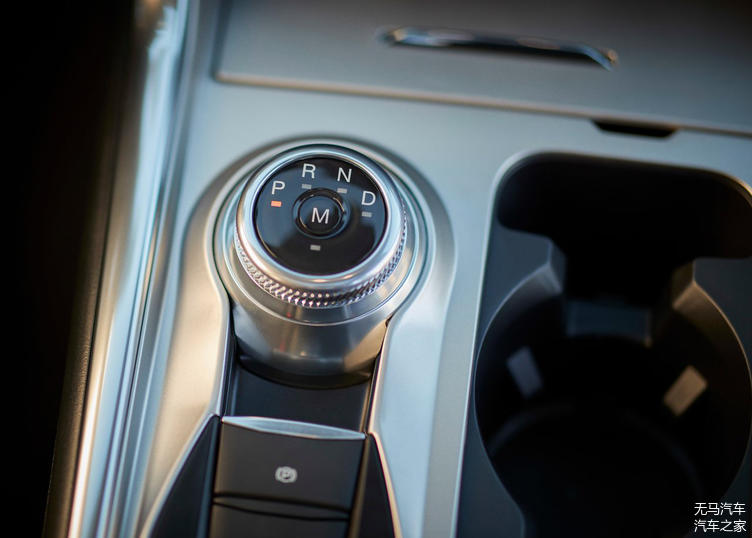 全新一代福特探險(xiǎn)者官圖發(fā)布！依舊是大家的硬派之選！