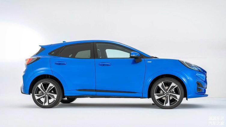 福特發(fā)布PUMA小型SUV官圖，歐式風(fēng)格，造型很有柔和感