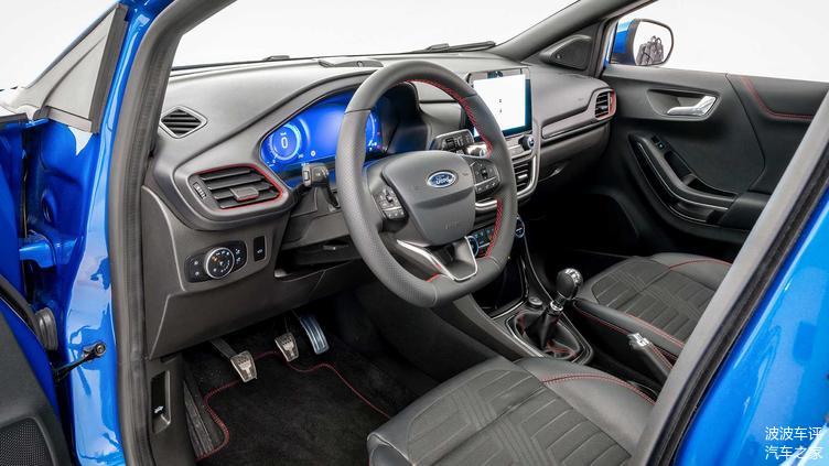 福特發(fā)布PUMA小型SUV官圖，歐式風(fēng)格，造型很有柔和感