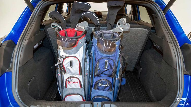 福特發(fā)布PUMA小型SUV官圖，歐式風(fēng)格，造型很有柔和感