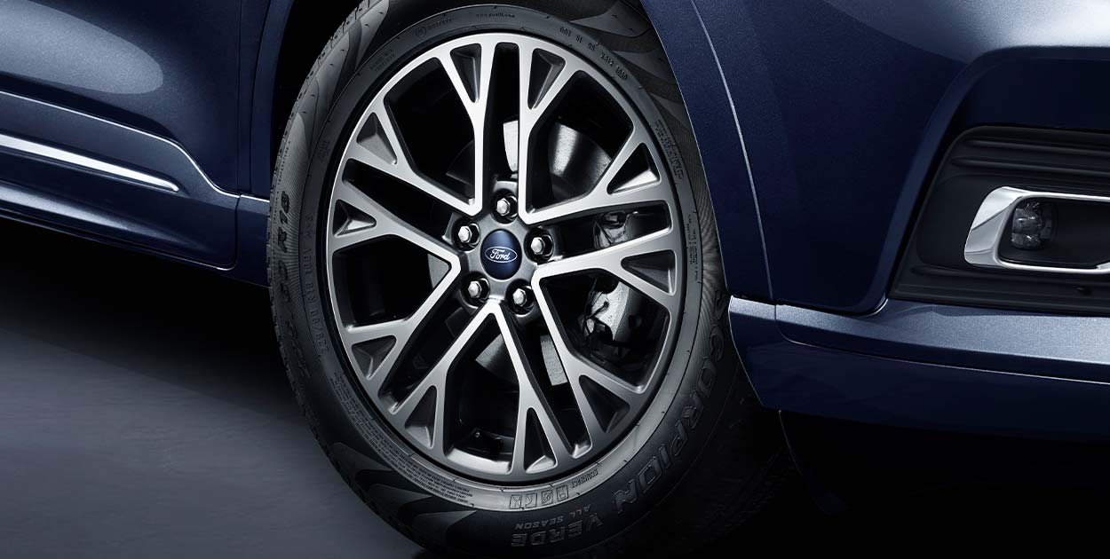 邵陽長安福特銳際ESCAPE - 四驅(qū)先鋒SUV，勁勢登場