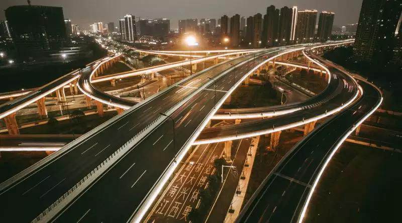 這些上道必知汽車燈語，你知道嗎？