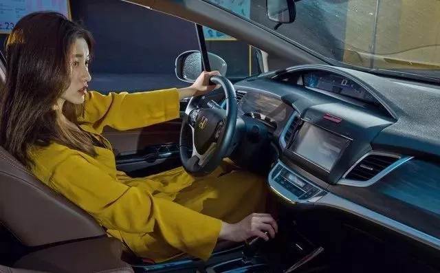 酷夏來(lái)臨，又有哪些東西不宜滯留車內(nèi) 你知道嗎？