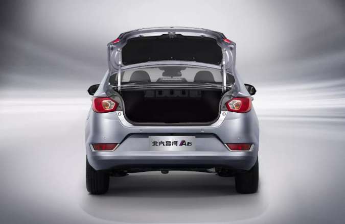 看一出好戲，猜神秘主演