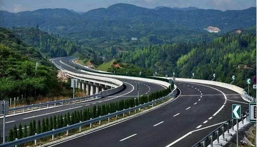 定速巡航可以解放右腳，但你真的會用嗎？