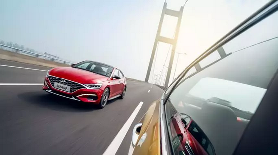 【安全駕駛】冬季開窗除霧冷颼颼，車窗起霧如何破？