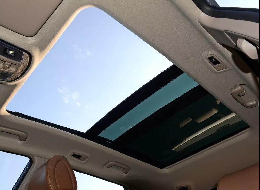 汽車內(nèi)頂棚臟了，如何清理？