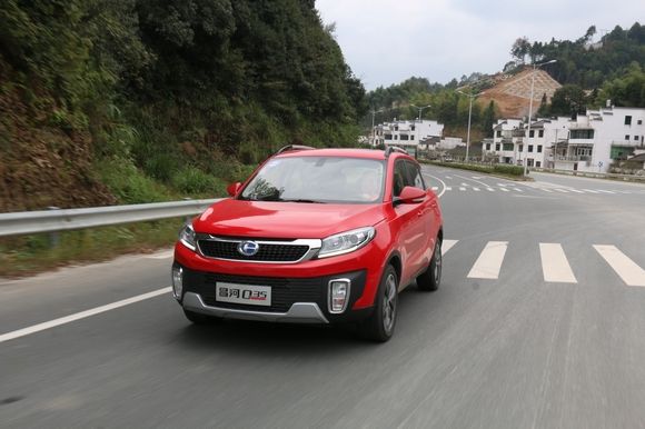 車窗怎么開省油又涼快？這些竅門送你秀操作！