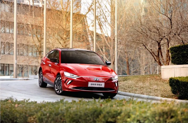 國補后再享3萬禮遇 菲斯塔 純電動成就合資純電轎車標(biāo)桿