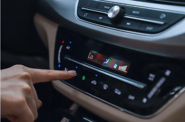 用車百科｜夏天車內(nèi)開空調(diào)的五個誤區(qū)，你中了幾個？