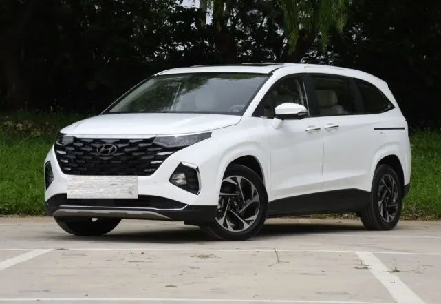 還看啥傳祺M8，現(xiàn)代庫斯途2.0T動力，16.98萬起，軸距超3米